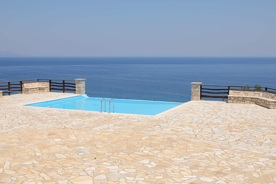 Swimming Pool panorama horizon