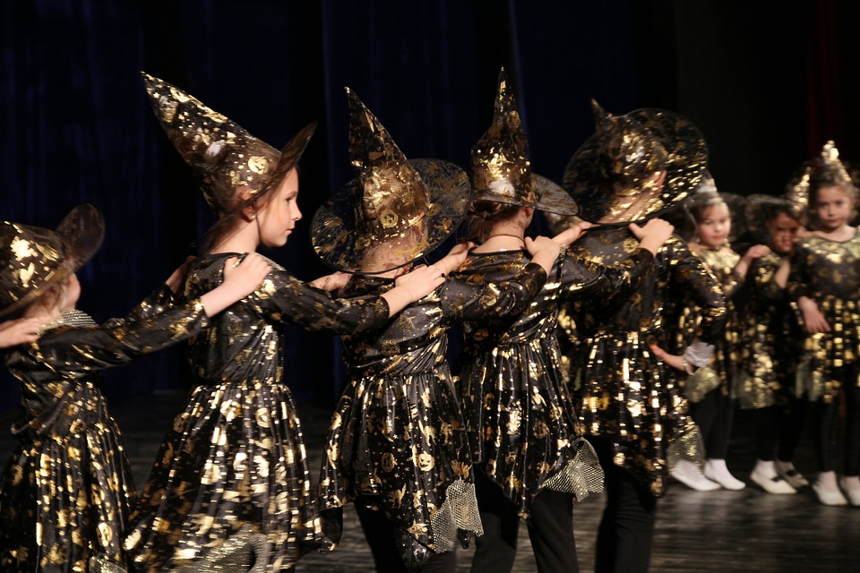 Halloween theatre children