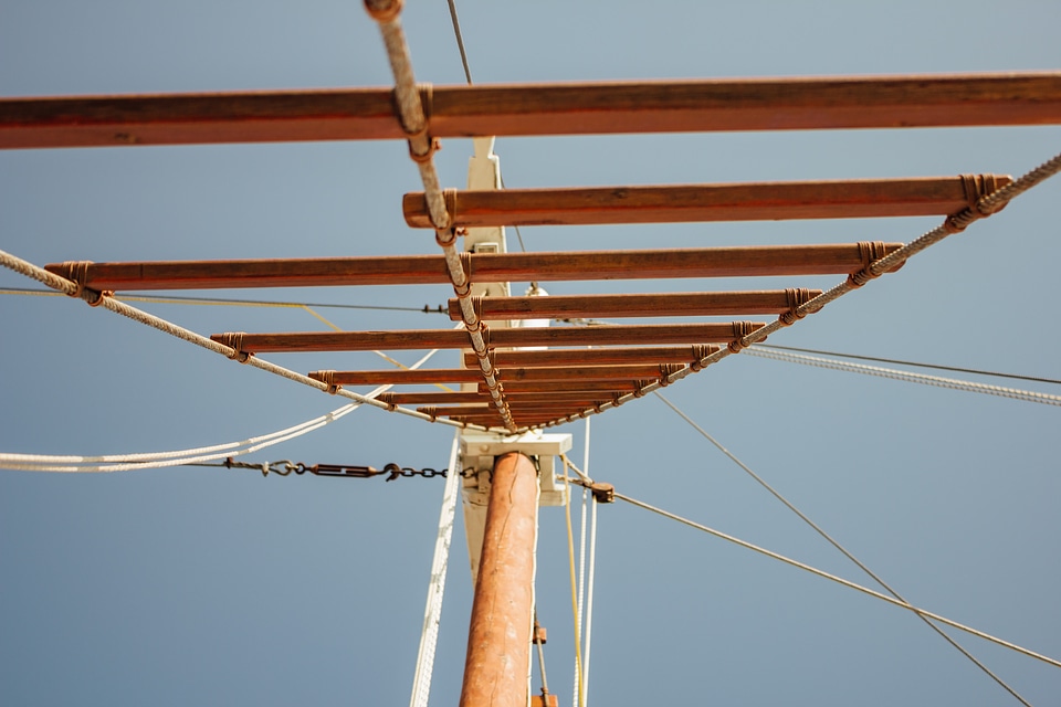 Rope ladder sailboat