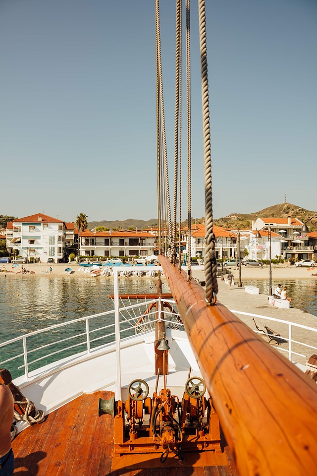 Sailing traveler sailboat
