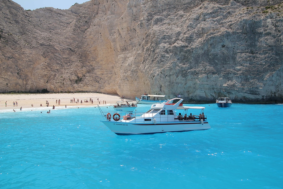 Boat boats cliff