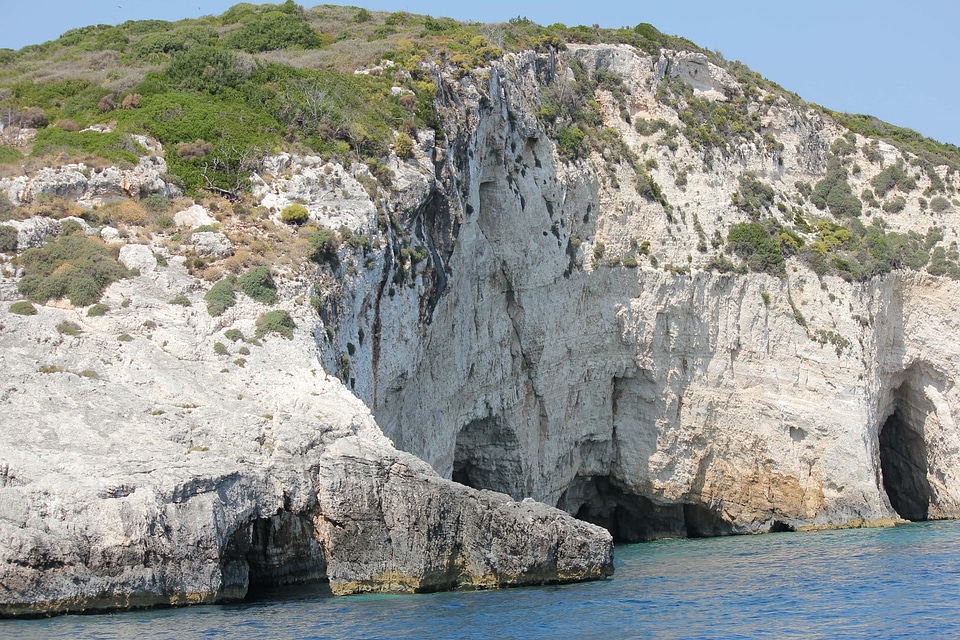 Cliff cave geology