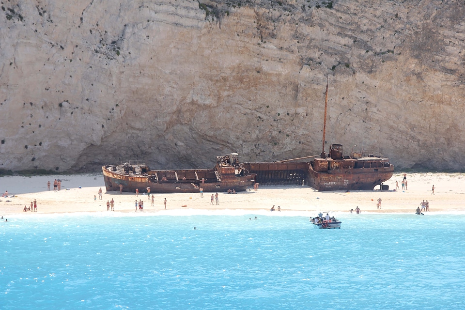 Shipwreck tourist attraction abandoned