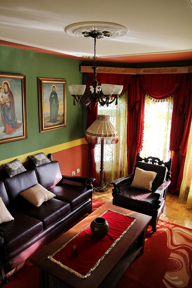Armchair chandelier couch