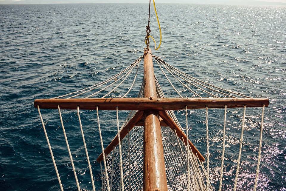 Sailing sailboat horizon