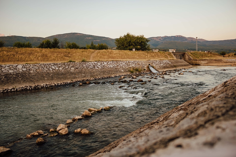 Riverbed riverbank dam