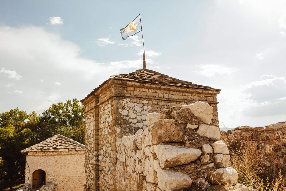 Ruin rampart flag