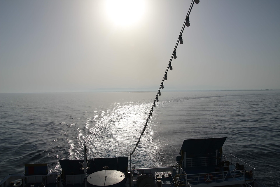 Sunshine shadow boat