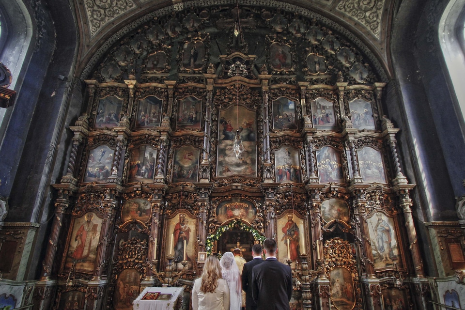 Altar bride ceremony
