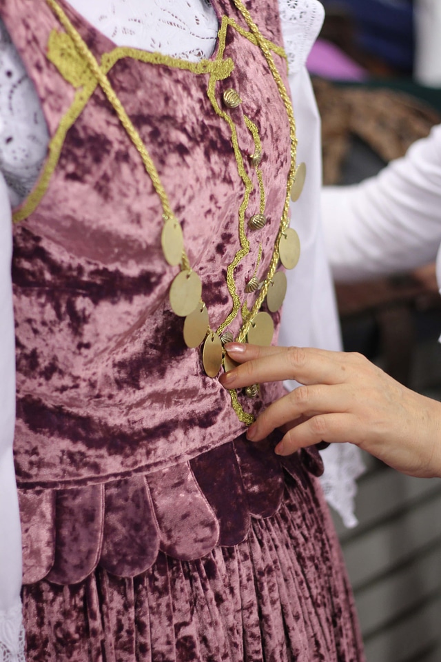 Necklace gold folk