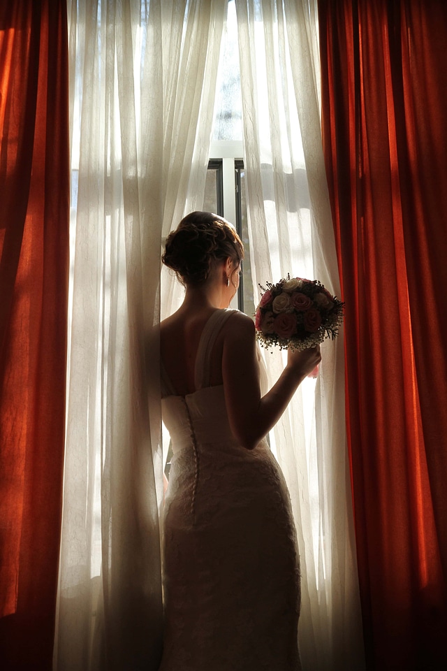 Bride curtain innocence