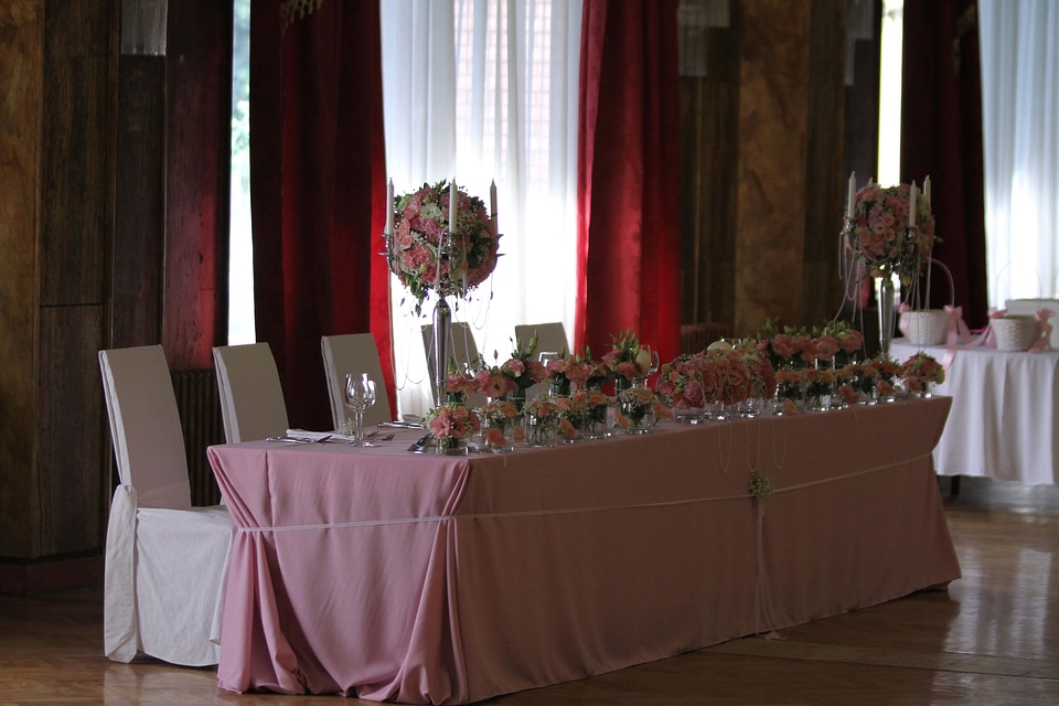 Candlestick curtain dining area photo