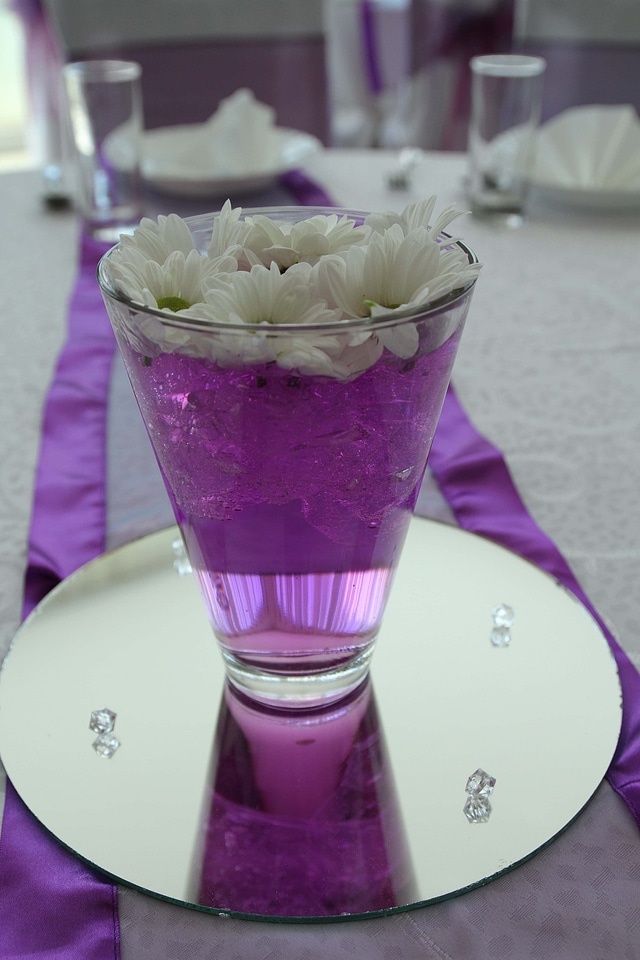 Decorative dining area glass