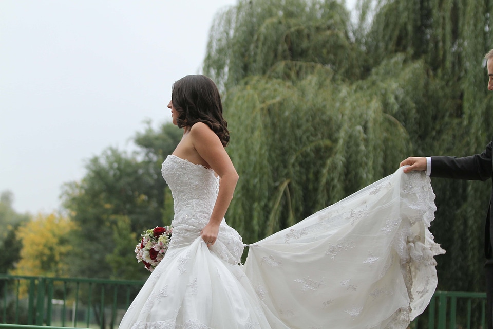 Pretty Girl side view wedding bouquet