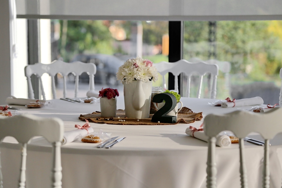 Cafeteria dining area elegance