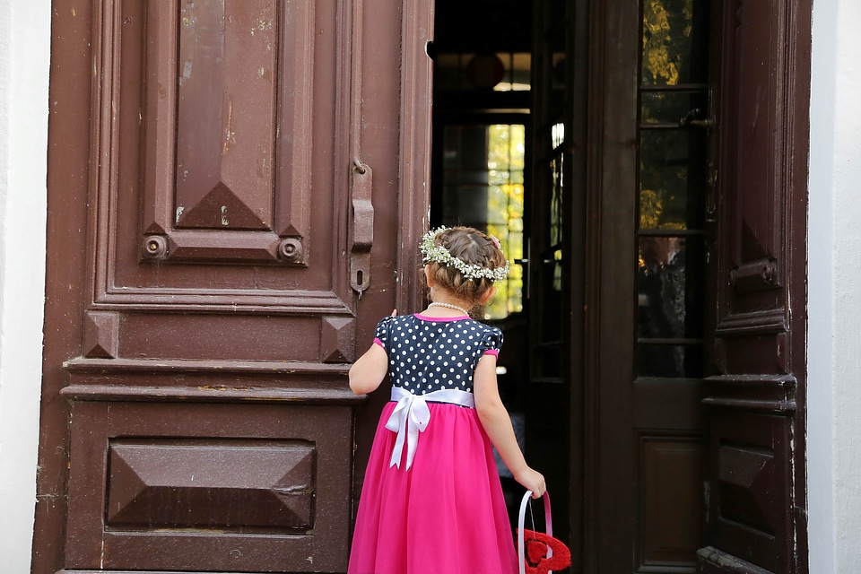 Child dress entrance