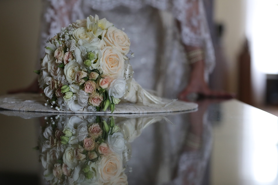 Bouquet bride dress