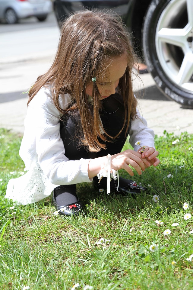 Daisies grass hairstyle