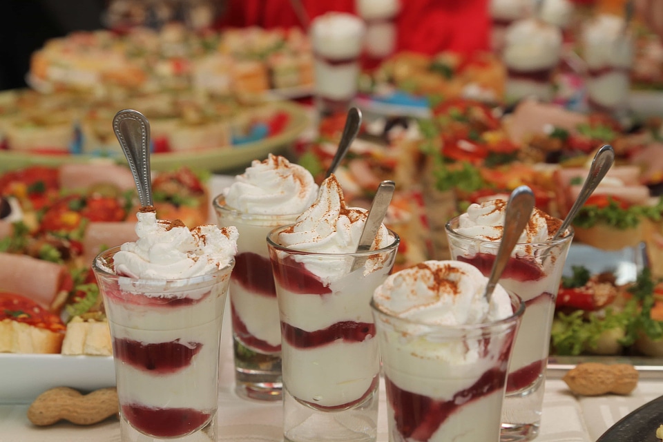 Banquet buffet cream