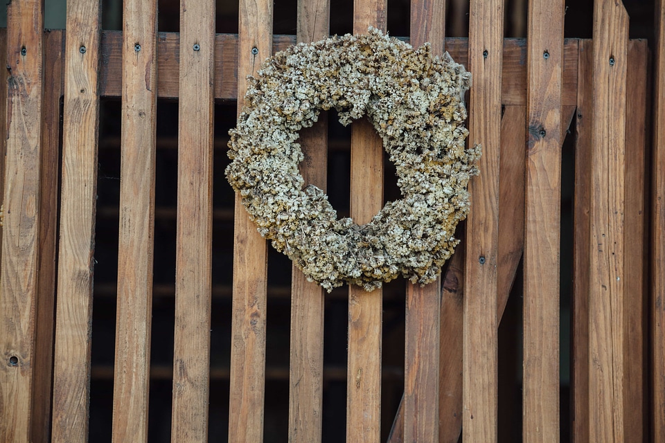 Carpentry circle decoration