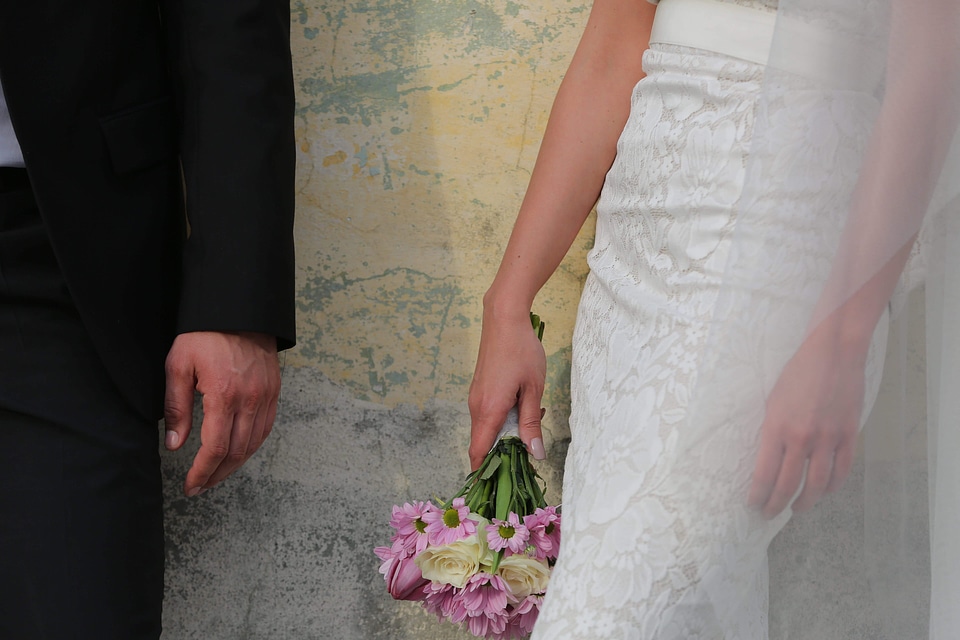 Bride dress groom