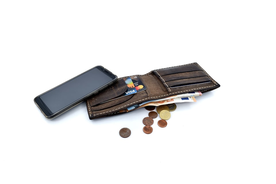 Banking banknote cellphone