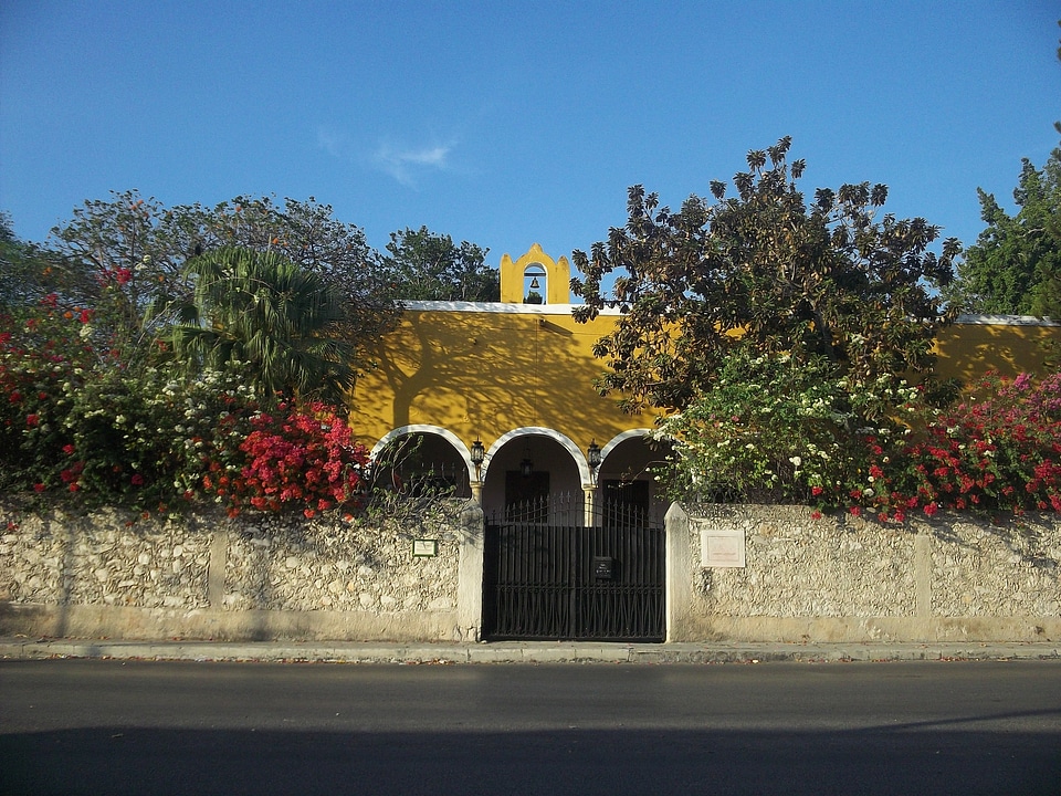 Clouds entrance house