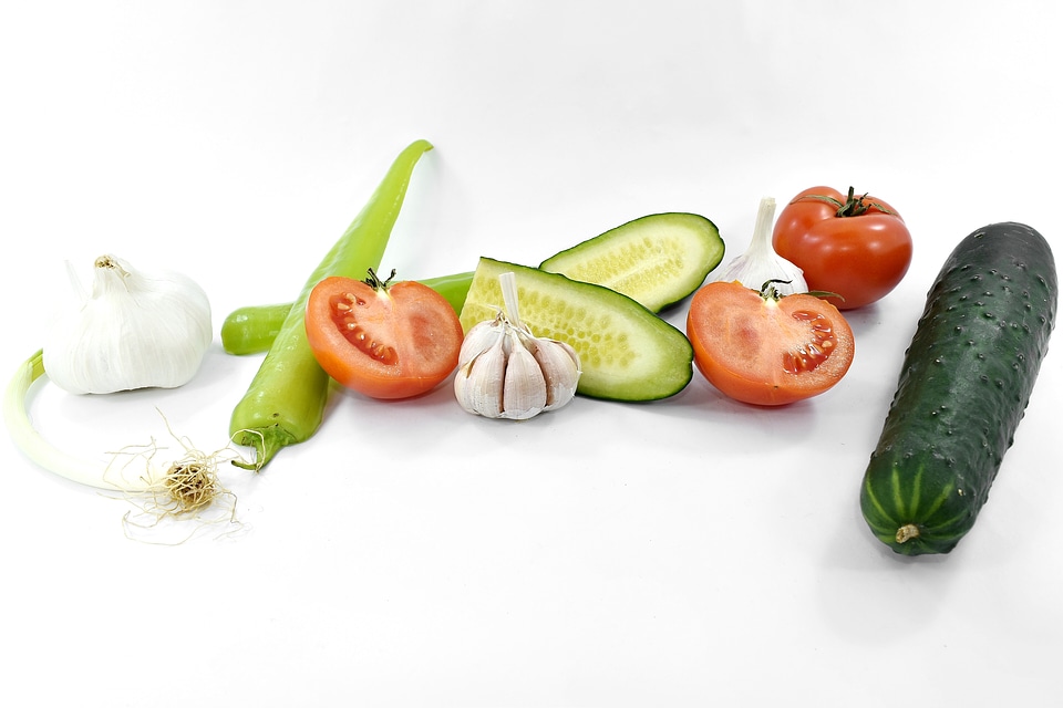 Cucumber garlic half