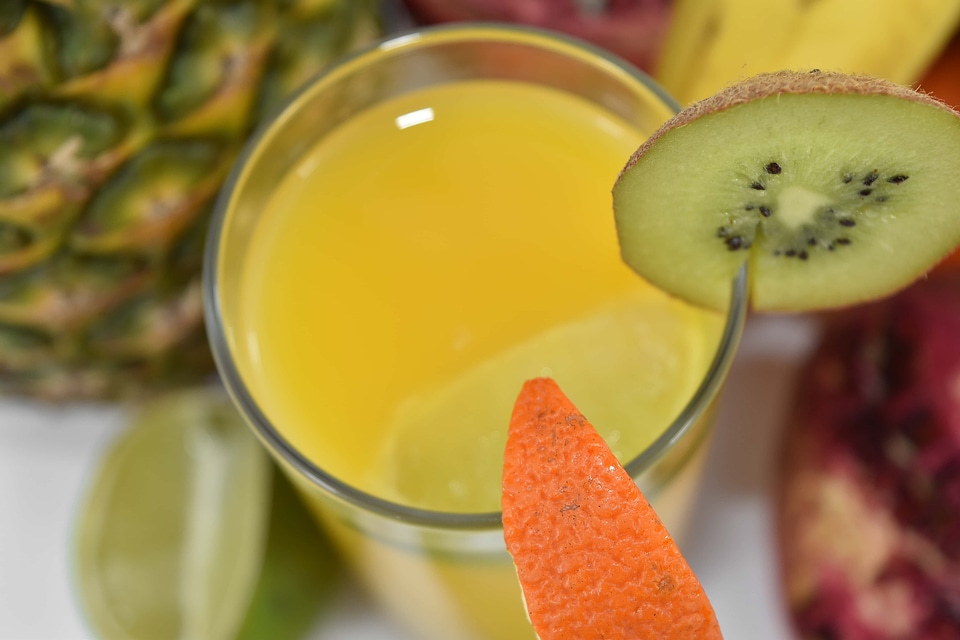 Cocktail lime kiwi