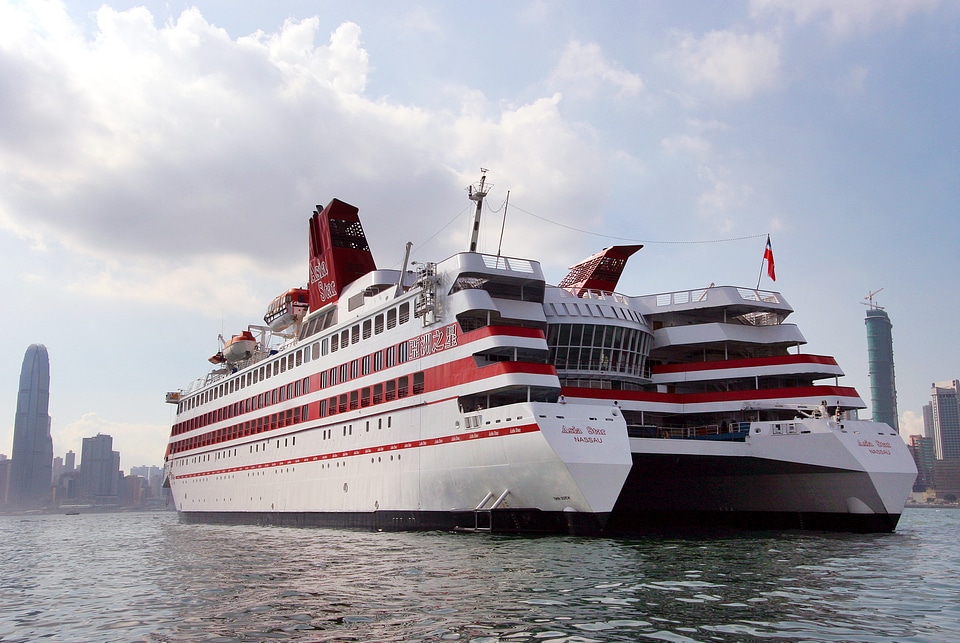 Ship sailing vacation