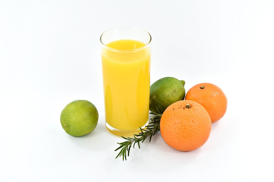 Antioxidant beverage cocktails