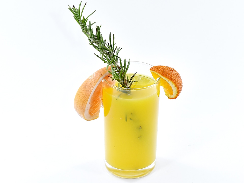 Antioxidant fresh fruit cocktail