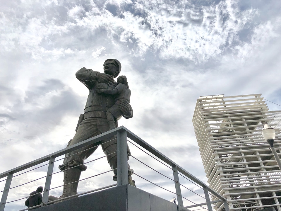 Military national monument sculpture