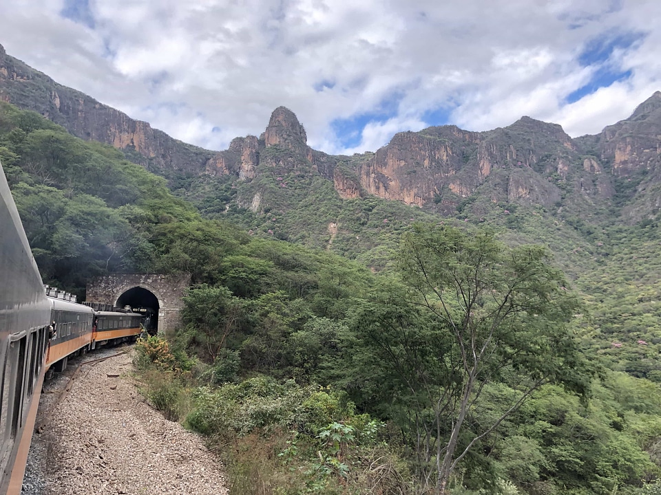 Locomotive steam locomotive train