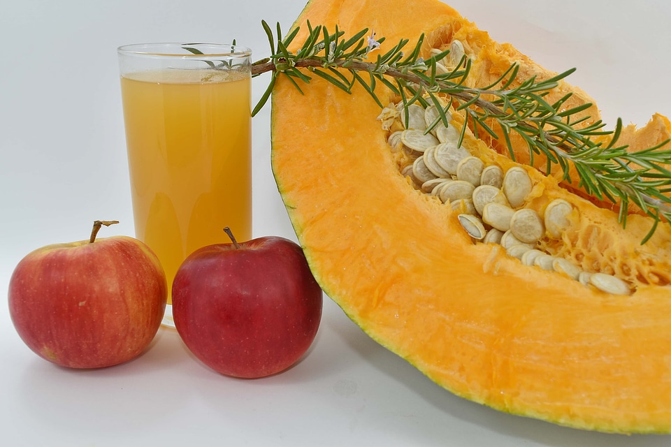 Apples fruit custard fruit juice
