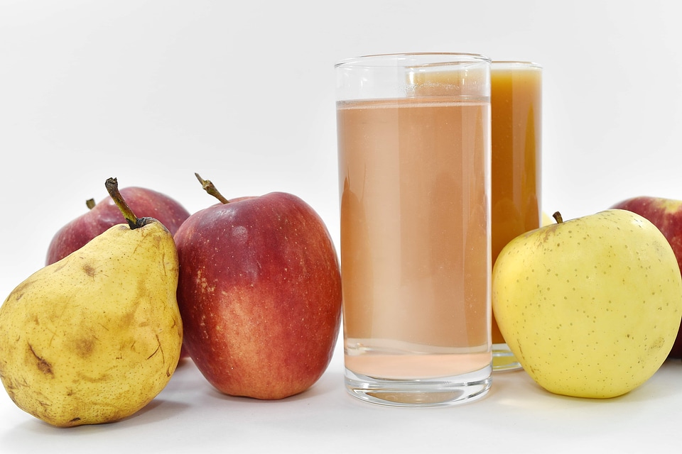 Apples fresh water fruit juice