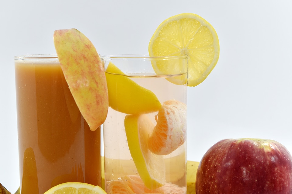Apple beverage lemon