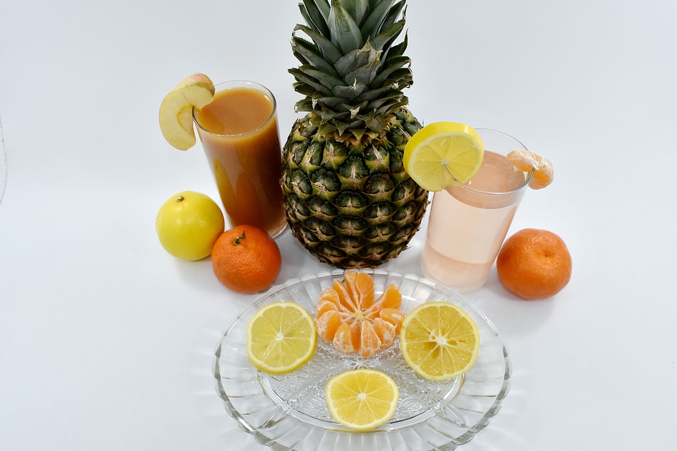 Dietary fruit cocktail fruit juice