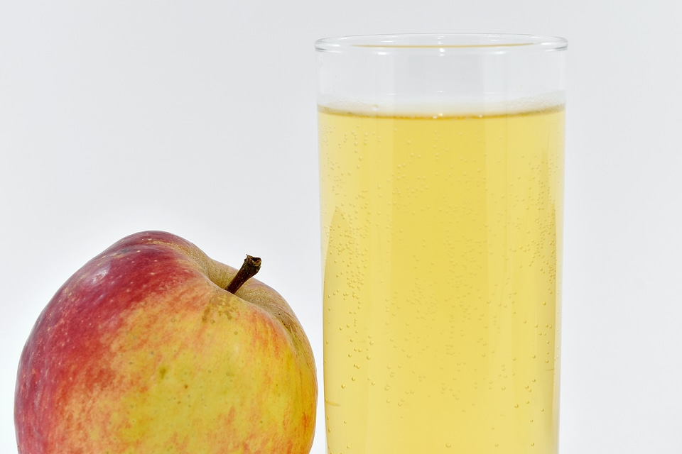 Apple beverage cider