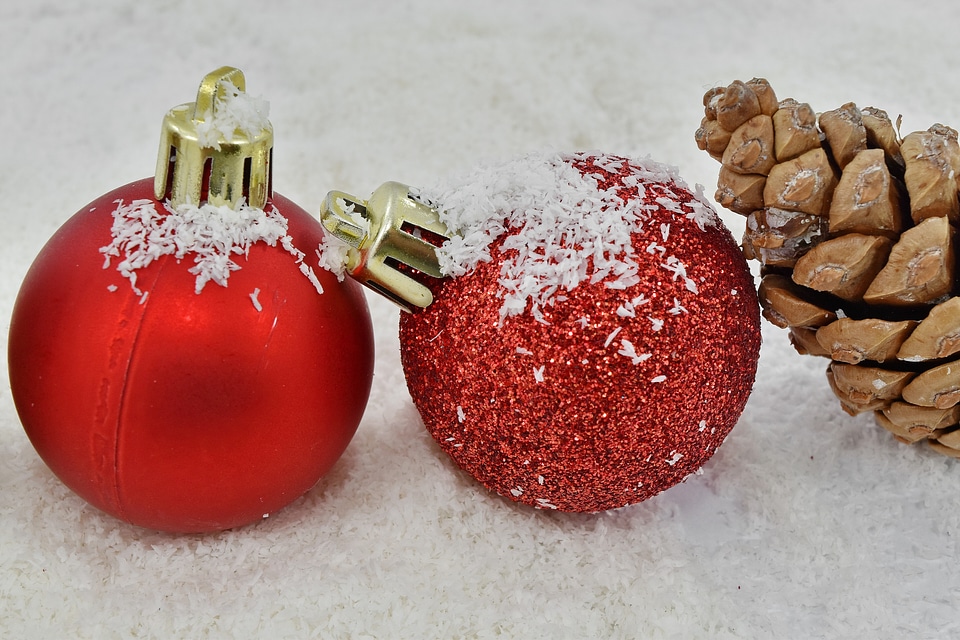 Close focus ornament
