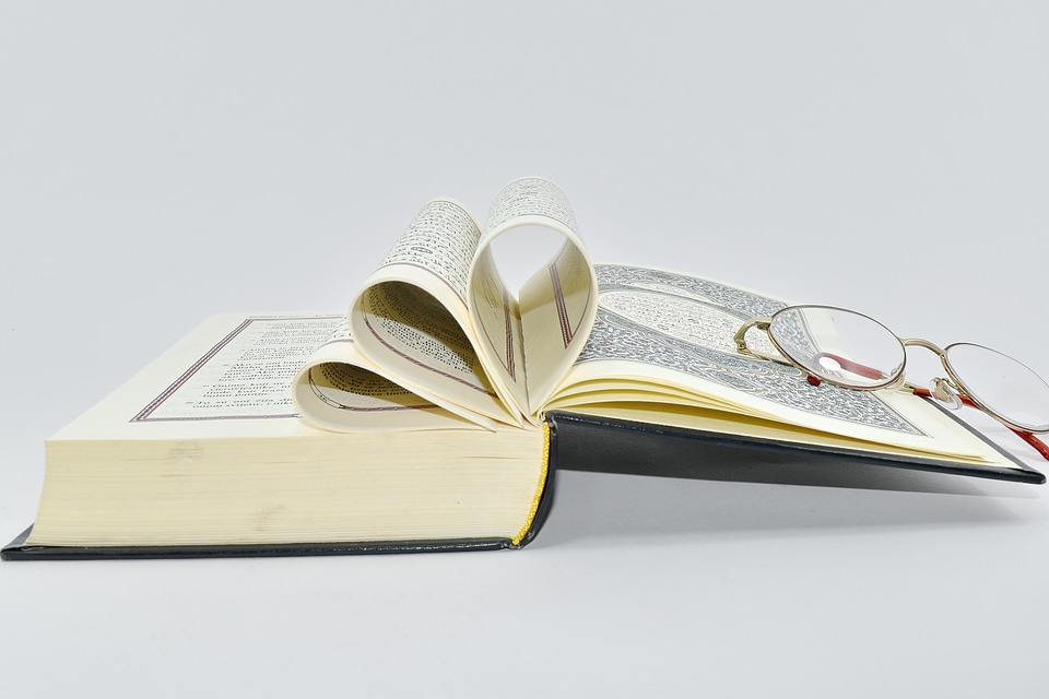 Book design eyeglasses