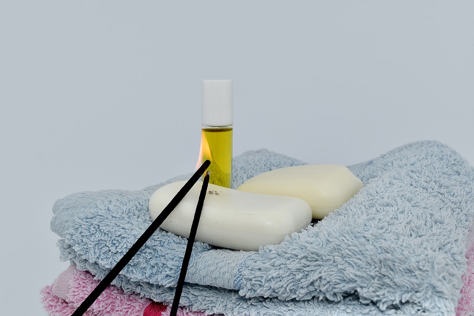 Aromatherapy flame fragrance