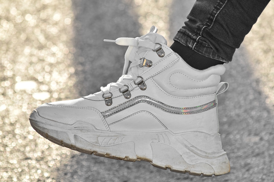 Fashion leg sneakers