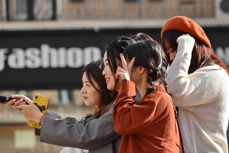 Chinese friendship group