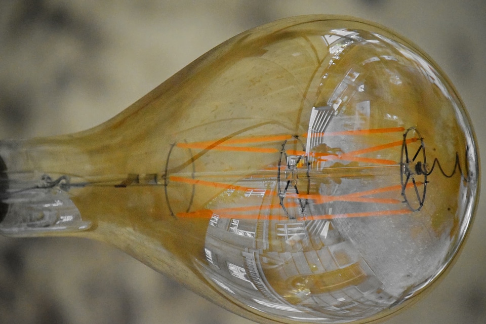 Close-Up electricity glass