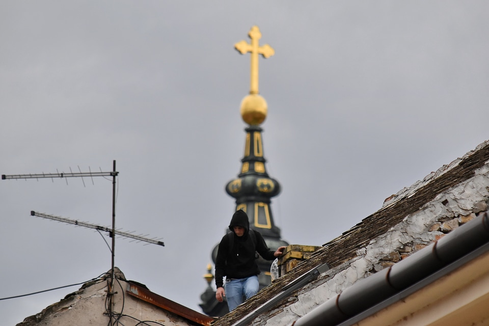 Man roof architecture