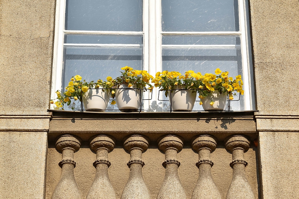 Balcony concrete decoration
