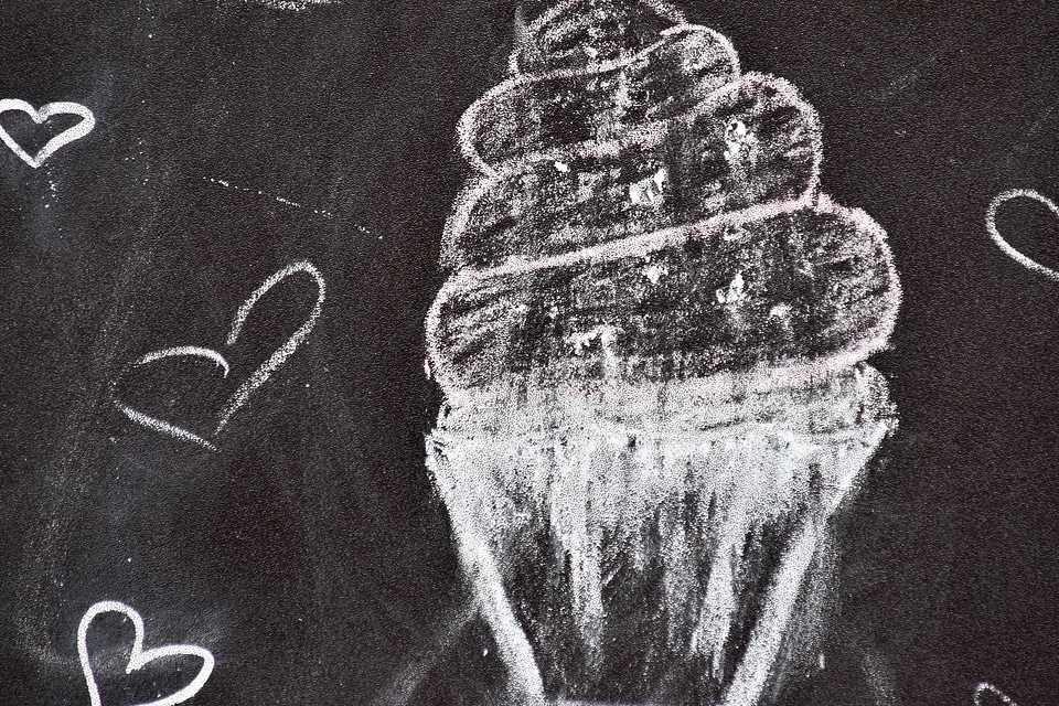 Black And White draw hearts