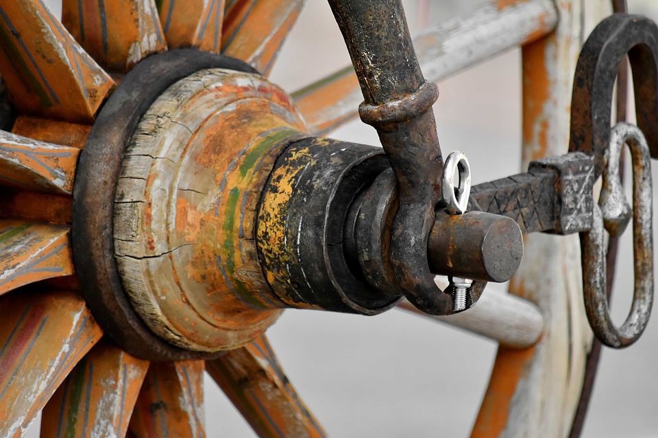 Carriage cast iron detail