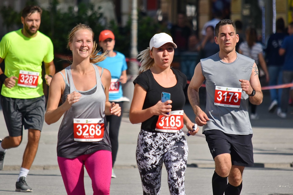 Crowd finish foot race